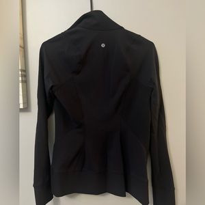 Lululemon women’s jacket